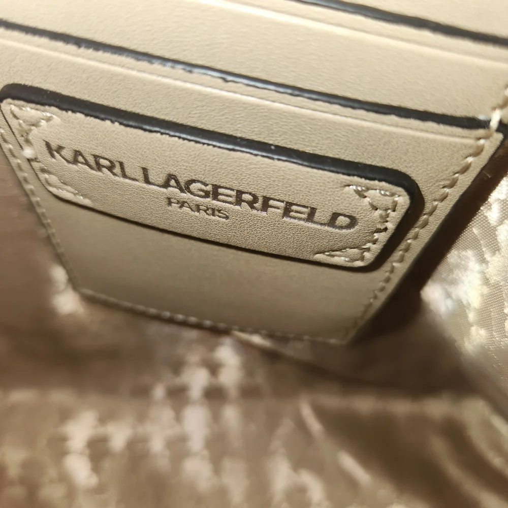 Karl Lagerfeld 2 Way Crossbody/Shoulder Bag with Logo Guitar Strap. New W/ Tags! - Picture 13 of 13